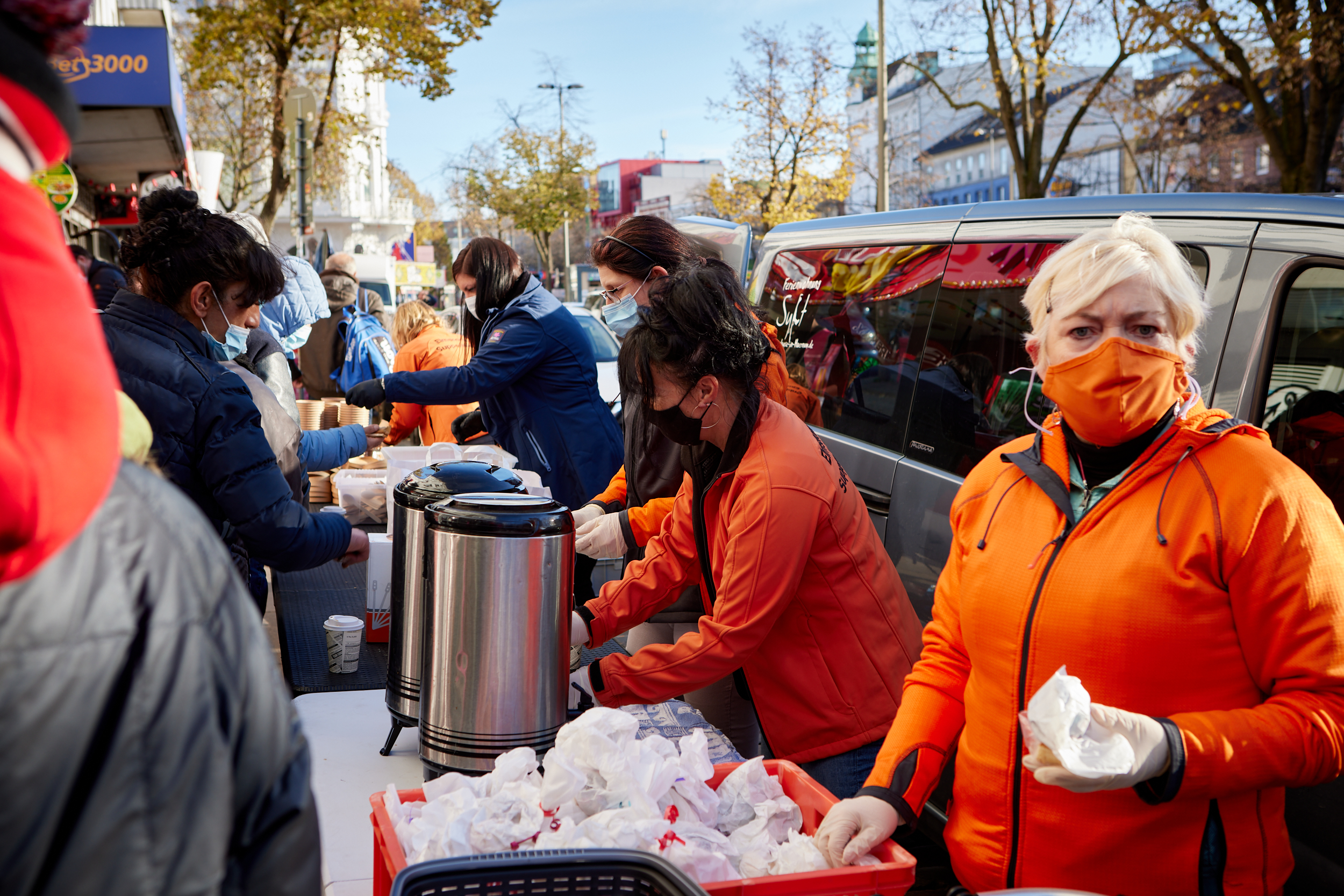 Medienkapitän Wir sind Elmshorn Helft Martina Helfen Martina Kramer Elmshorner Suppenhühner