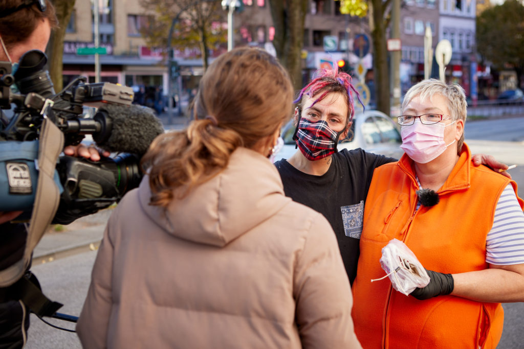 Medienkapitän Wir sind Elmshorn Helft Martina Helfen Martina Kramer Elmshorner Suppenhühner