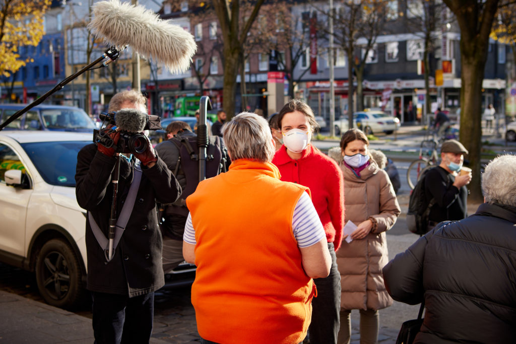 Medienkapitän Wir sind Elmshorn Helft Martina Helfen Martina Kramer Elmshorner Suppenhühner